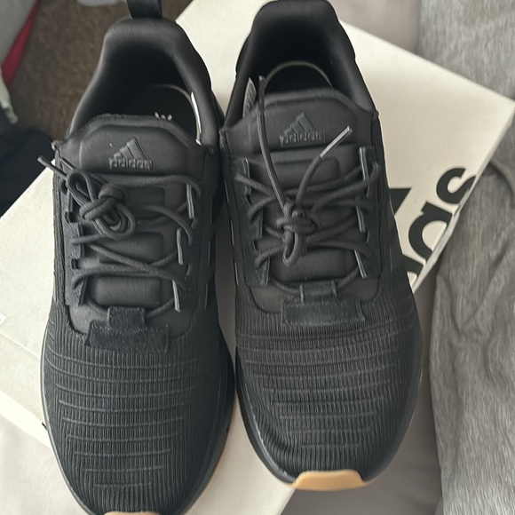 Adidas brand new with box - Picture 2 of 6